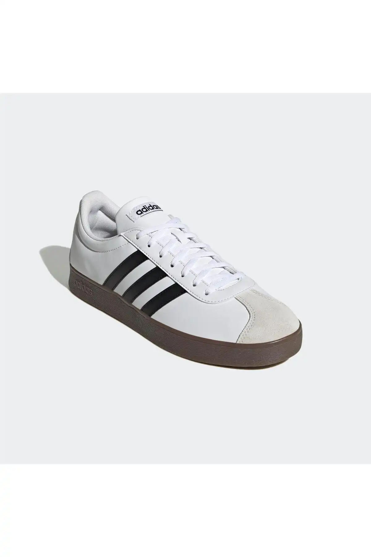 کفش اسپورت مردانه مدل جدید پاییز  2025  برند  adidas به رنگ  سفید