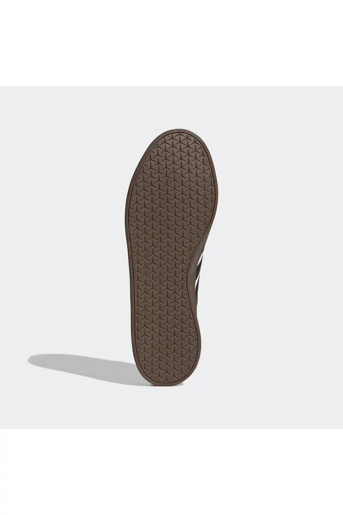کفش اسپورت مردانه مدل جدید پاییز  2025  برند  adidas به رنگ  سفید