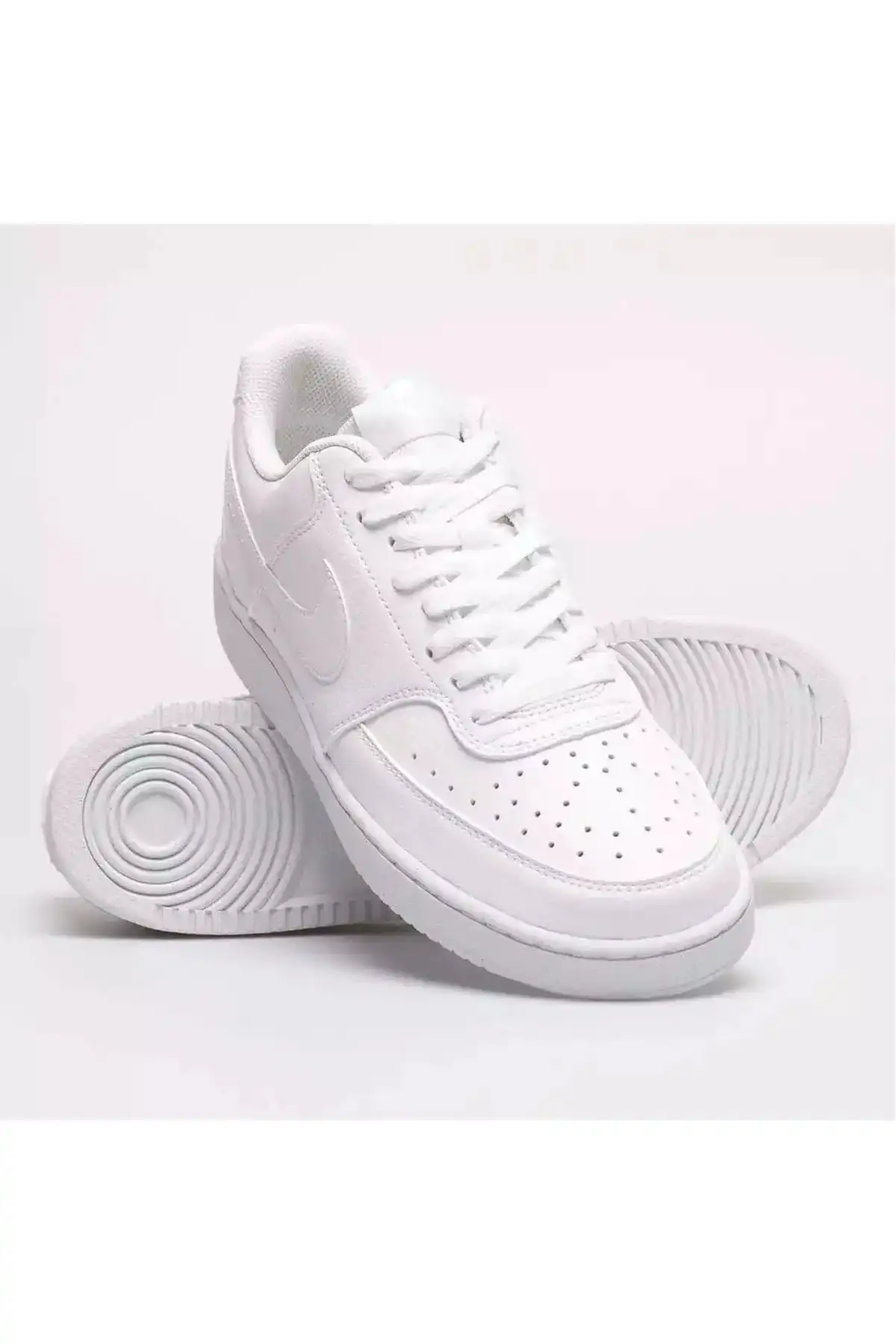 کفش اسپورت مردانه مدل جدید پاییز  2025  برند  Nike به رنگ  سفید