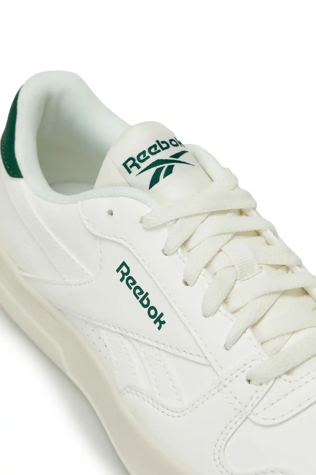 کفش اسپورت مردانه مدل جدید پاییز  2025  برند  Reebok به رنگ  سفید