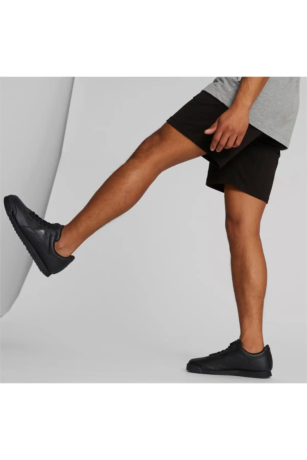 کفش اسپورت مردانه مدل جدید پاییز  2025  برند  Puma به رنگ  سیاه