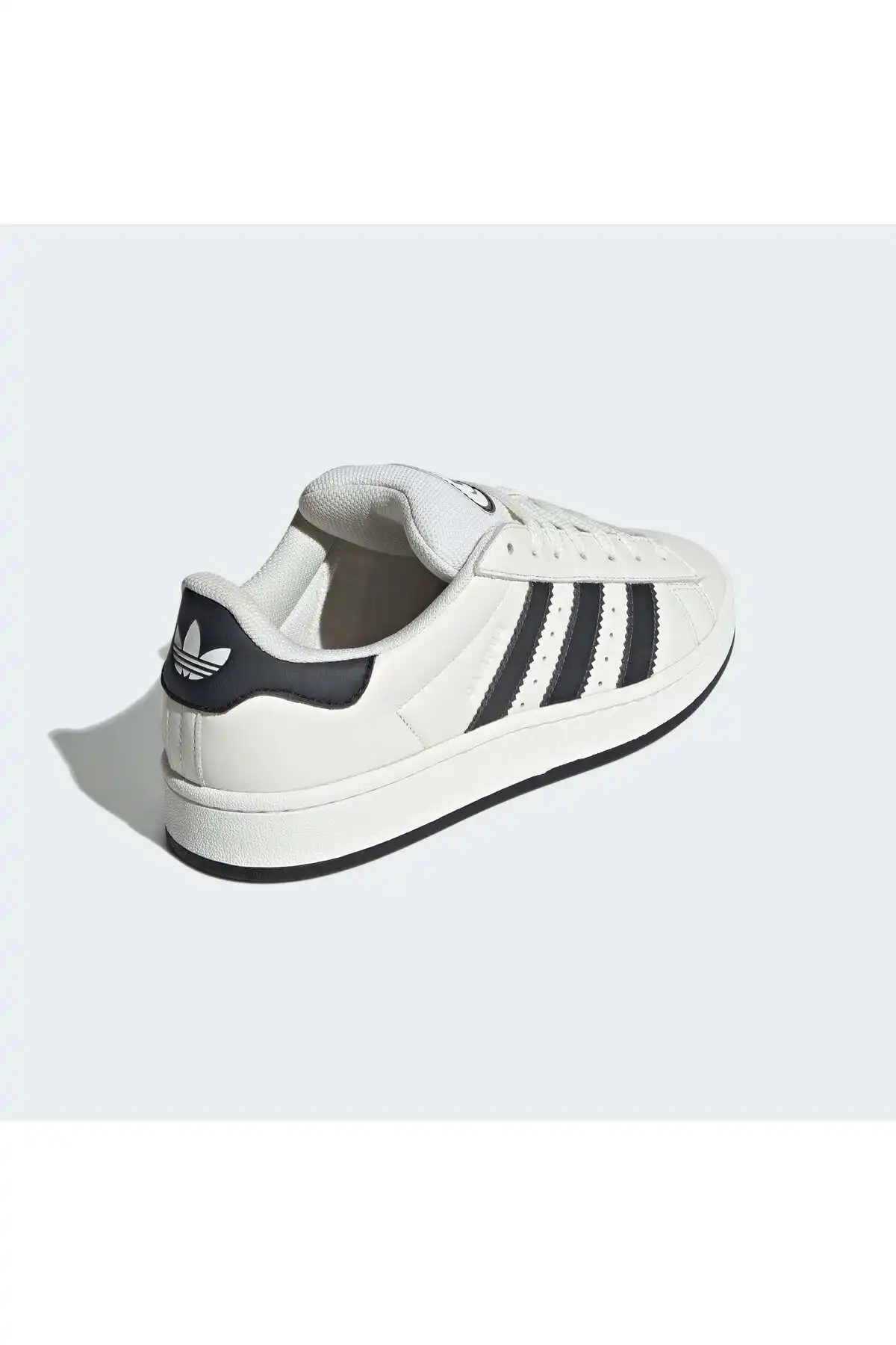 کفش اسپورت مردانه مدل جدید پاییز  2025  برند  adidas به رنگ  سفید