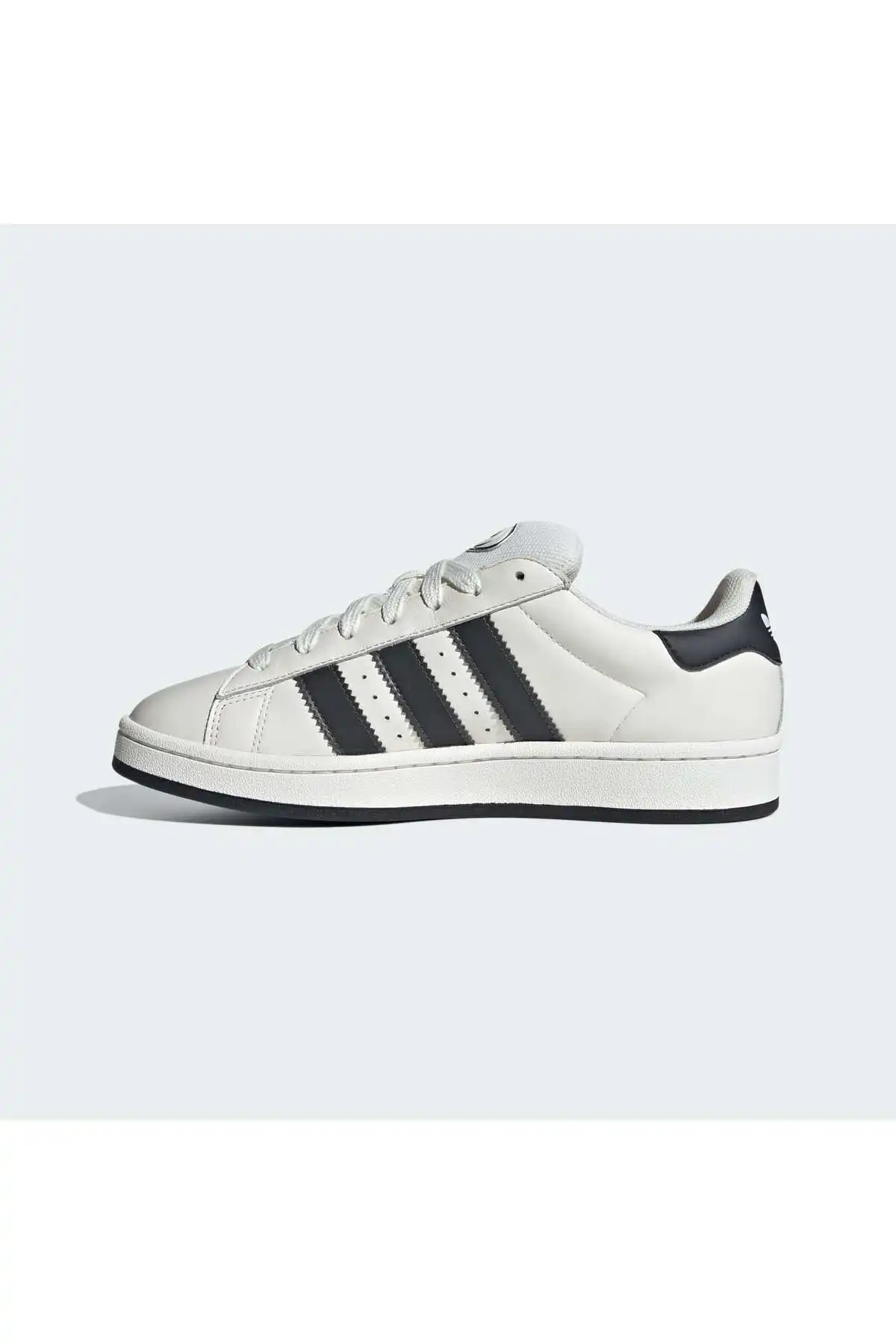 کفش اسپورت مردانه مدل جدید پاییز  2025  برند  adidas به رنگ  سفید