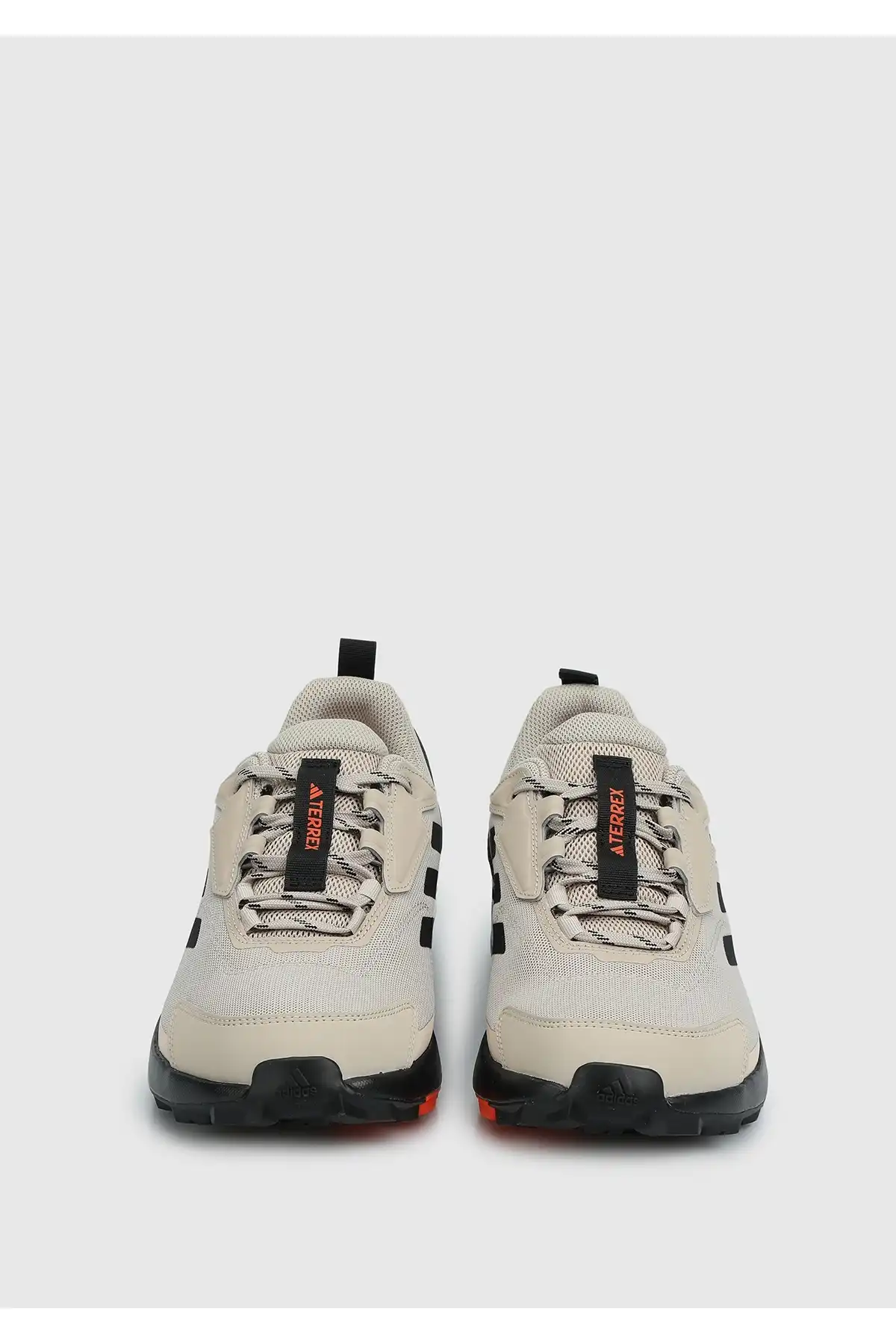 کفش اسپورت مردانه مدل جدید پاییز  2025  برند  adidas به رنگ  بژ