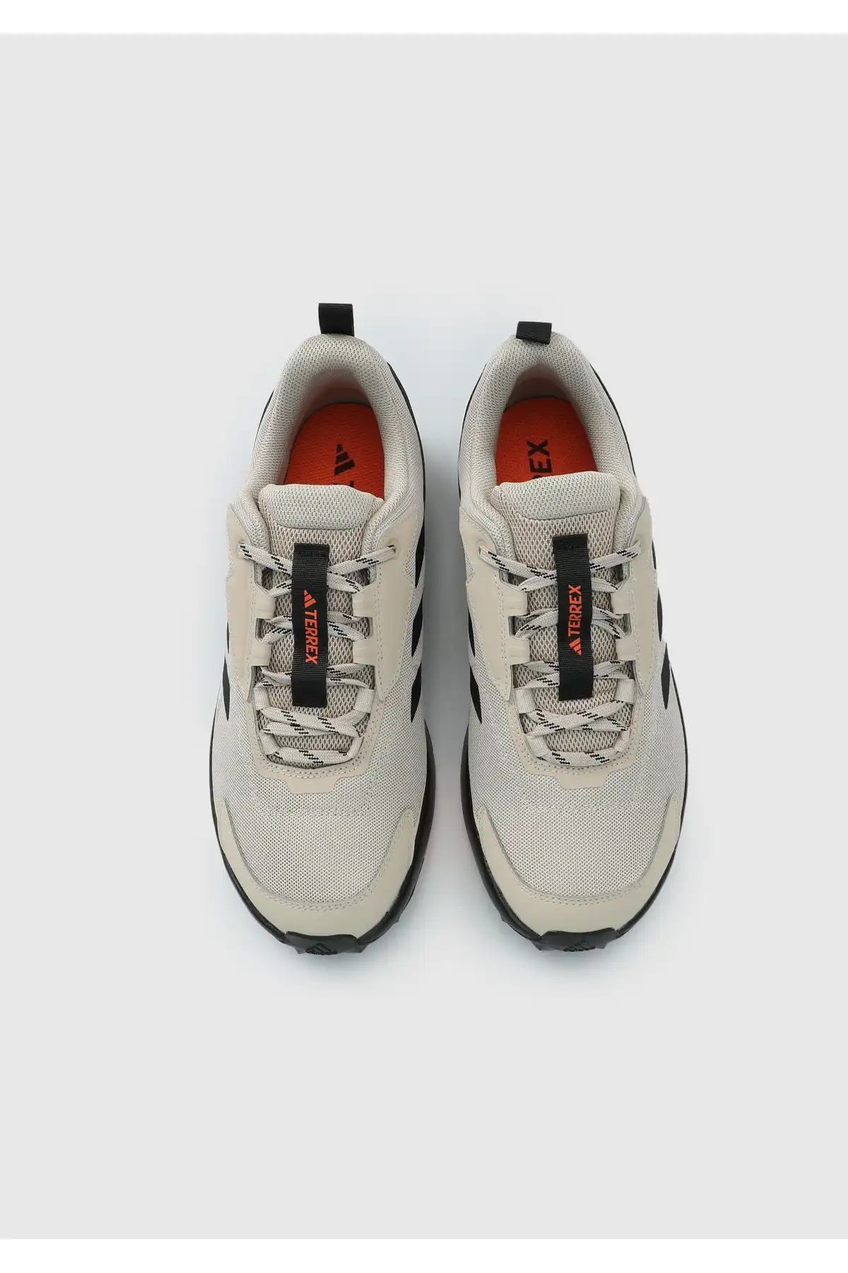 کفش اسپورت مردانه مدل جدید پاییز  2025  برند  adidas به رنگ  بژ