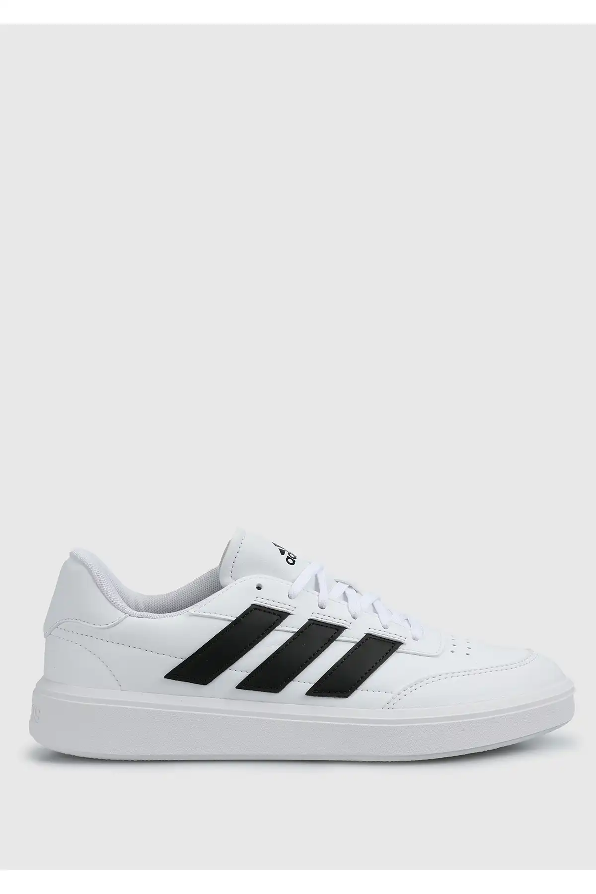 کفش اسپورت مردانه مدل جدید پاییز  2025  برند  adidas به رنگ  ابر سفید / هسته سیاه / ابر سفید