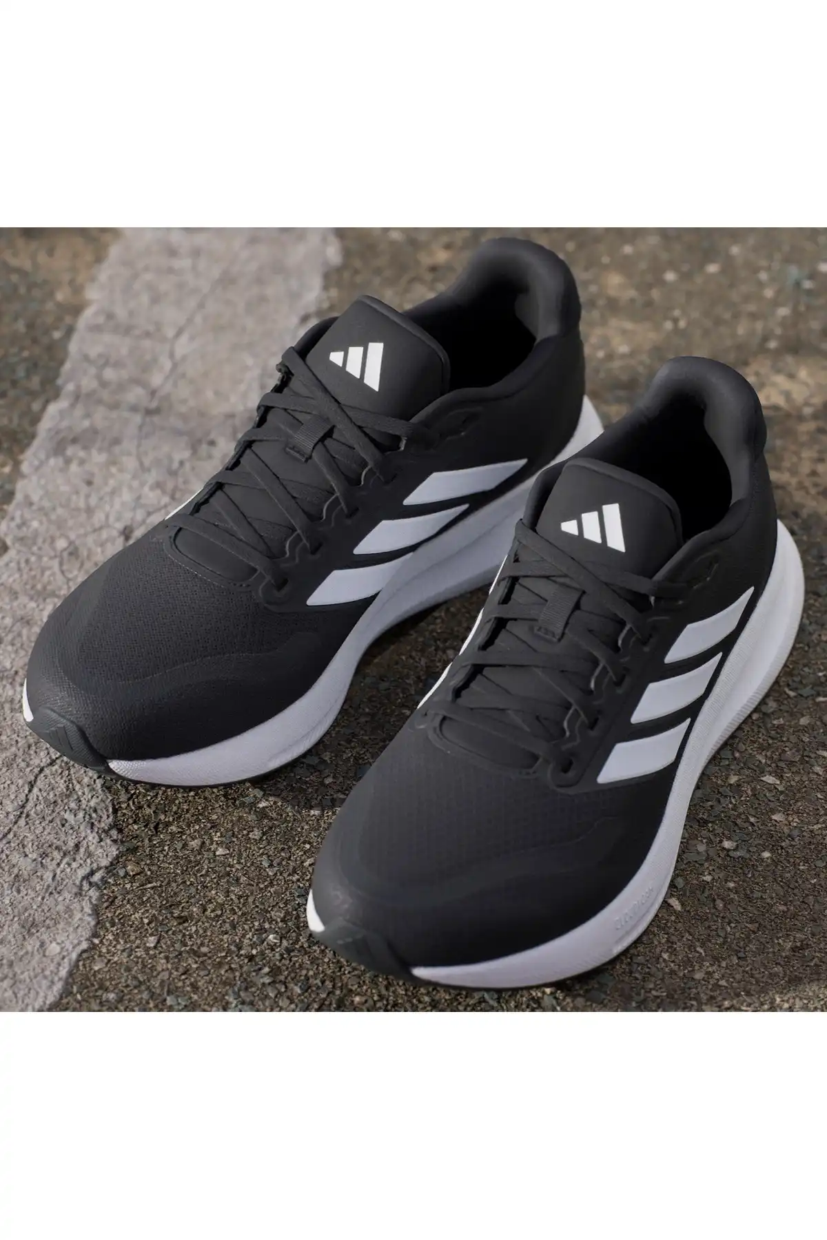 کفش اسپورت مردانه مدل جدید پاییز  2025  برند  adidas به رنگ  RN5-Black59