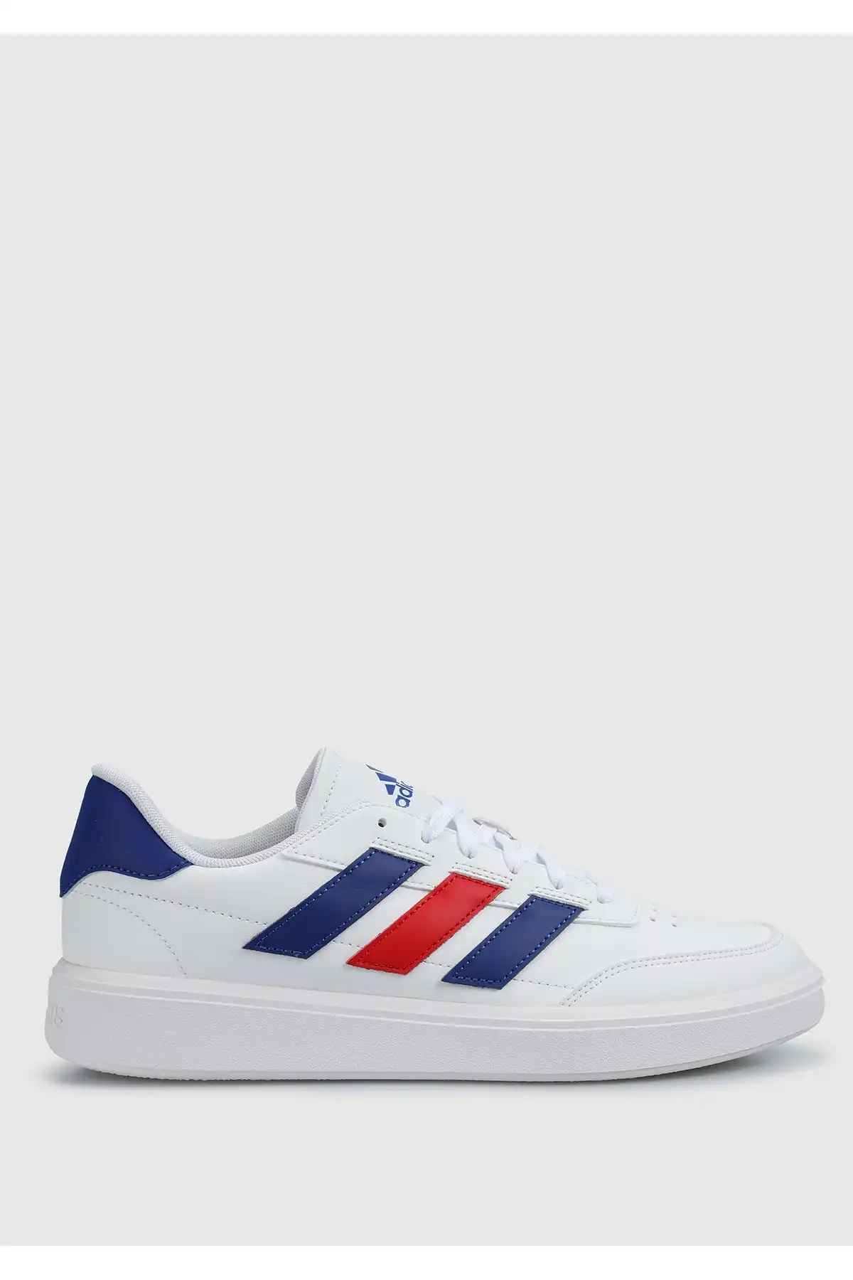 کفش اسپورت مردانه مدل جدید پاییز  2025  برند  adidas به رنگ  سفید
