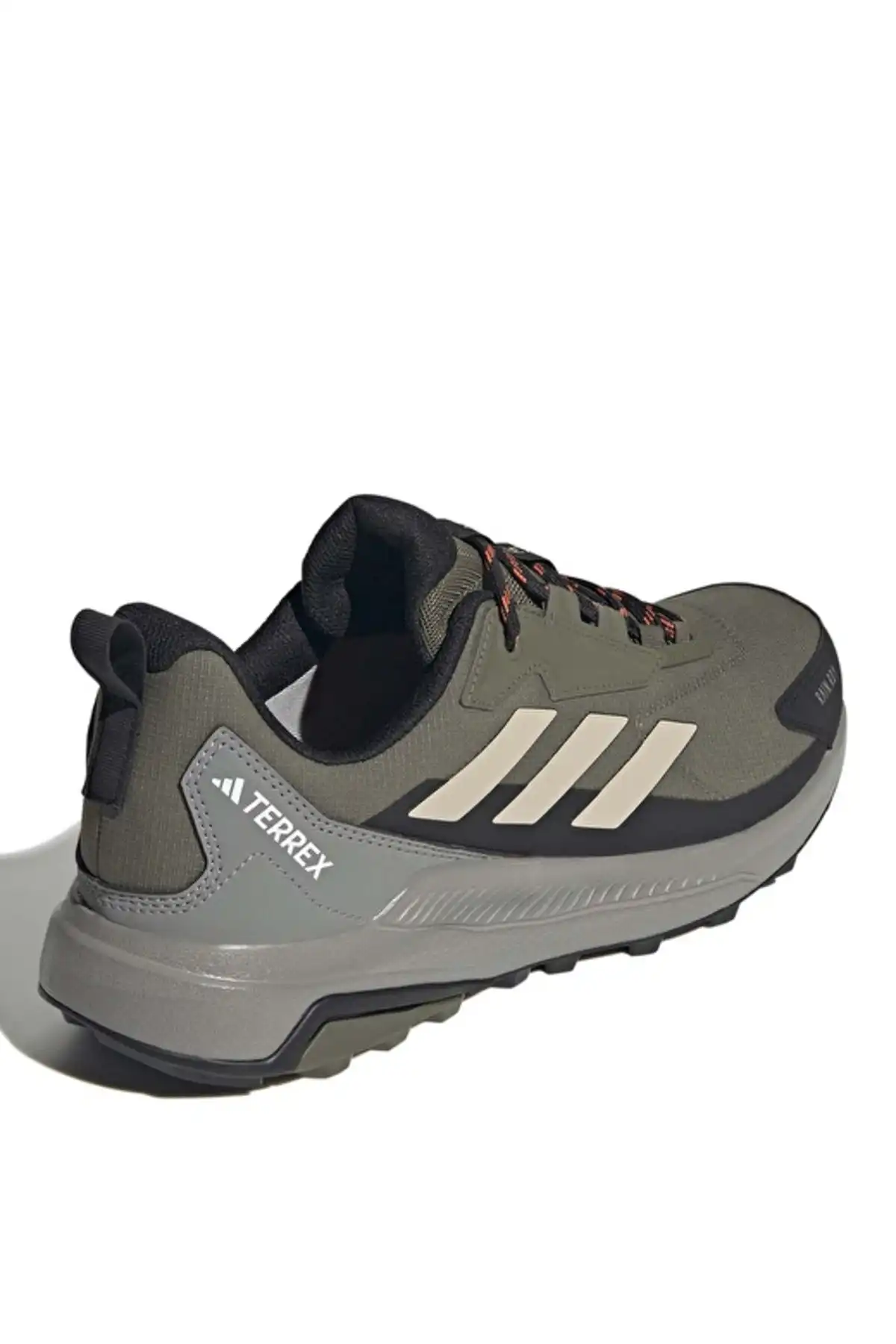 کفش اسپورت مردانه مدل جدید پاییز  2025  برند  adidas به رنگ  سبز