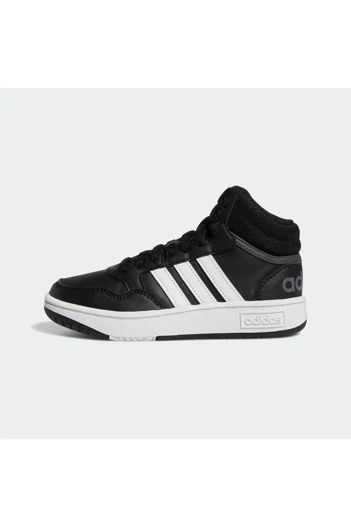 کفش اسپورت مردانه مدل جدید پاییز  2025  برند  adidas به رنگ  سیاه