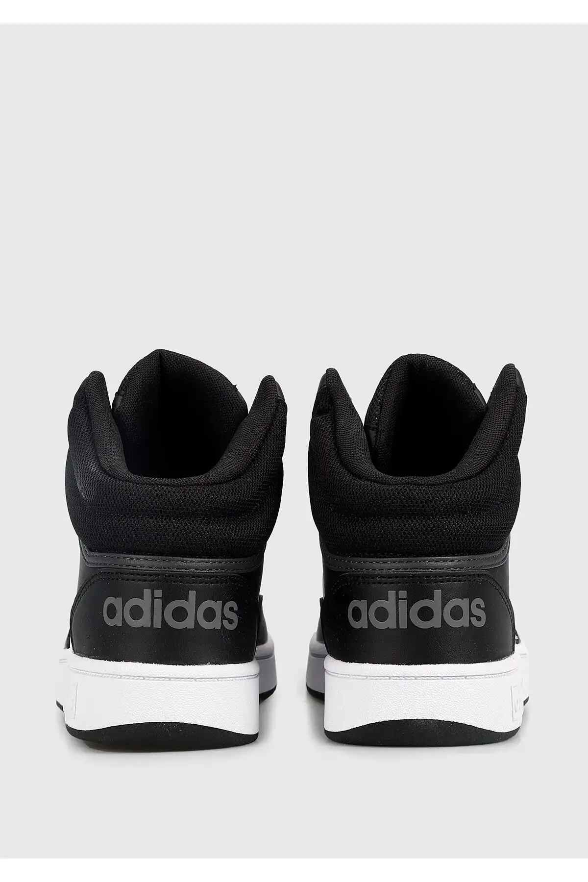 کفش اسپورت مردانه مدل جدید پاییز  2025  برند  adidas به رنگ  سیاه