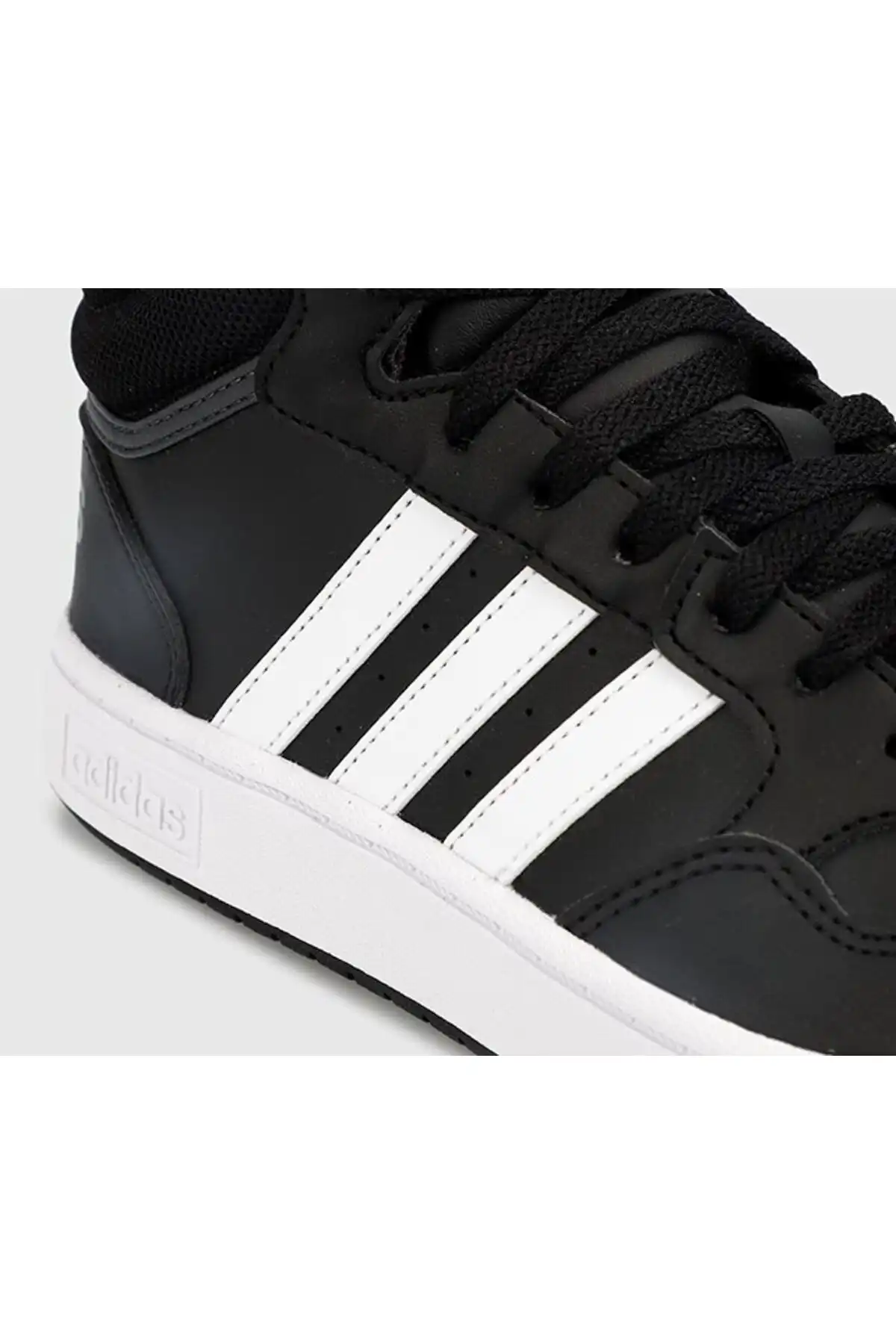 کفش اسپورت مردانه مدل جدید پاییز  2025  برند  adidas به رنگ  سیاه