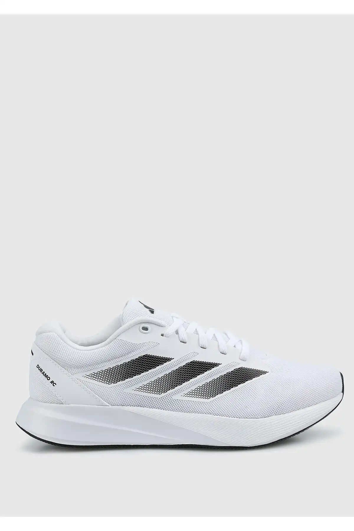 کفش اسپورت مردانه مدل جدید پاییز  2025  برند  adidas به رنگ  ابر سفید / هسته سیاه / ابر سفید