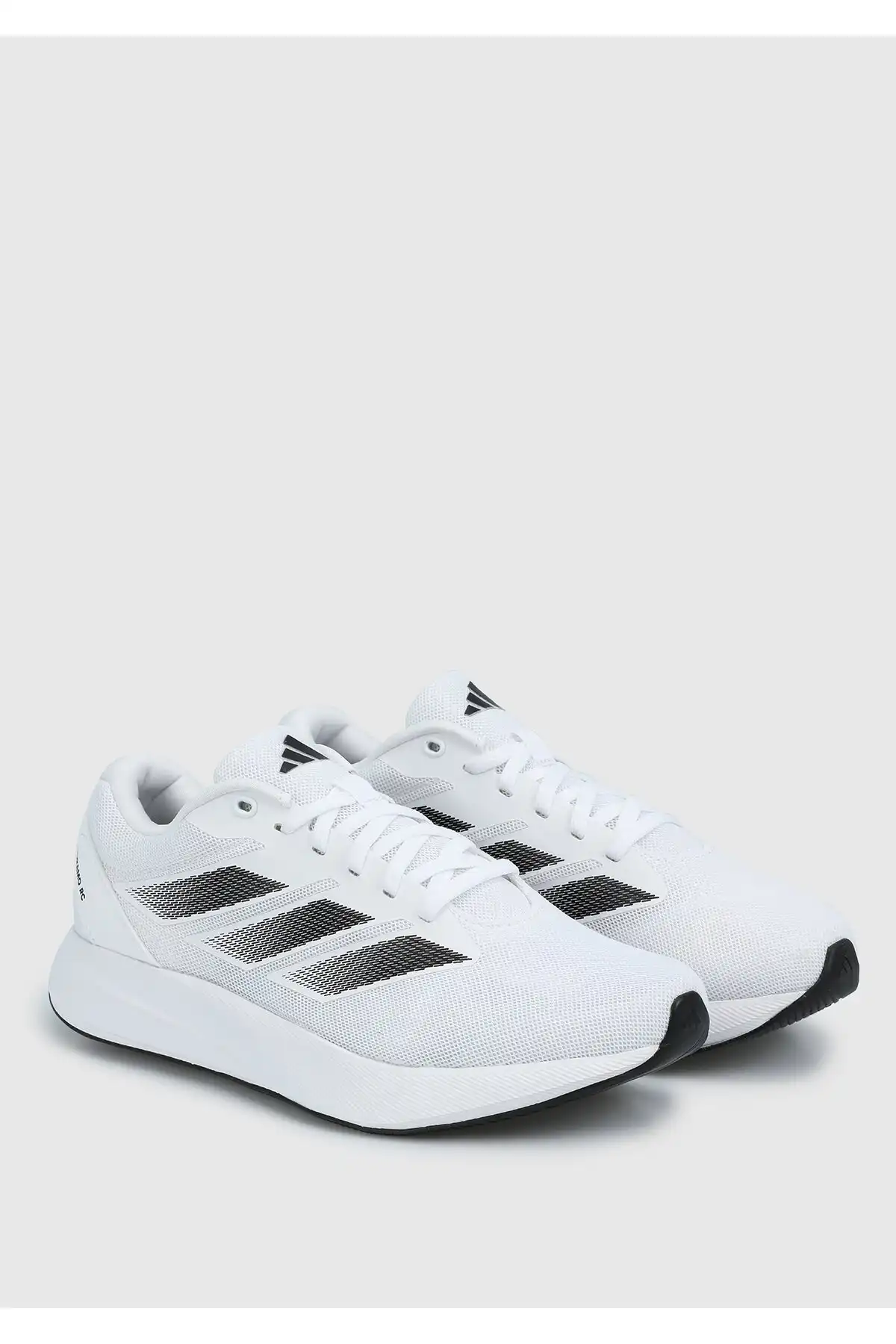 کفش اسپورت مردانه مدل جدید پاییز  2025  برند  adidas به رنگ  ابر سفید / هسته سیاه / ابر سفید
