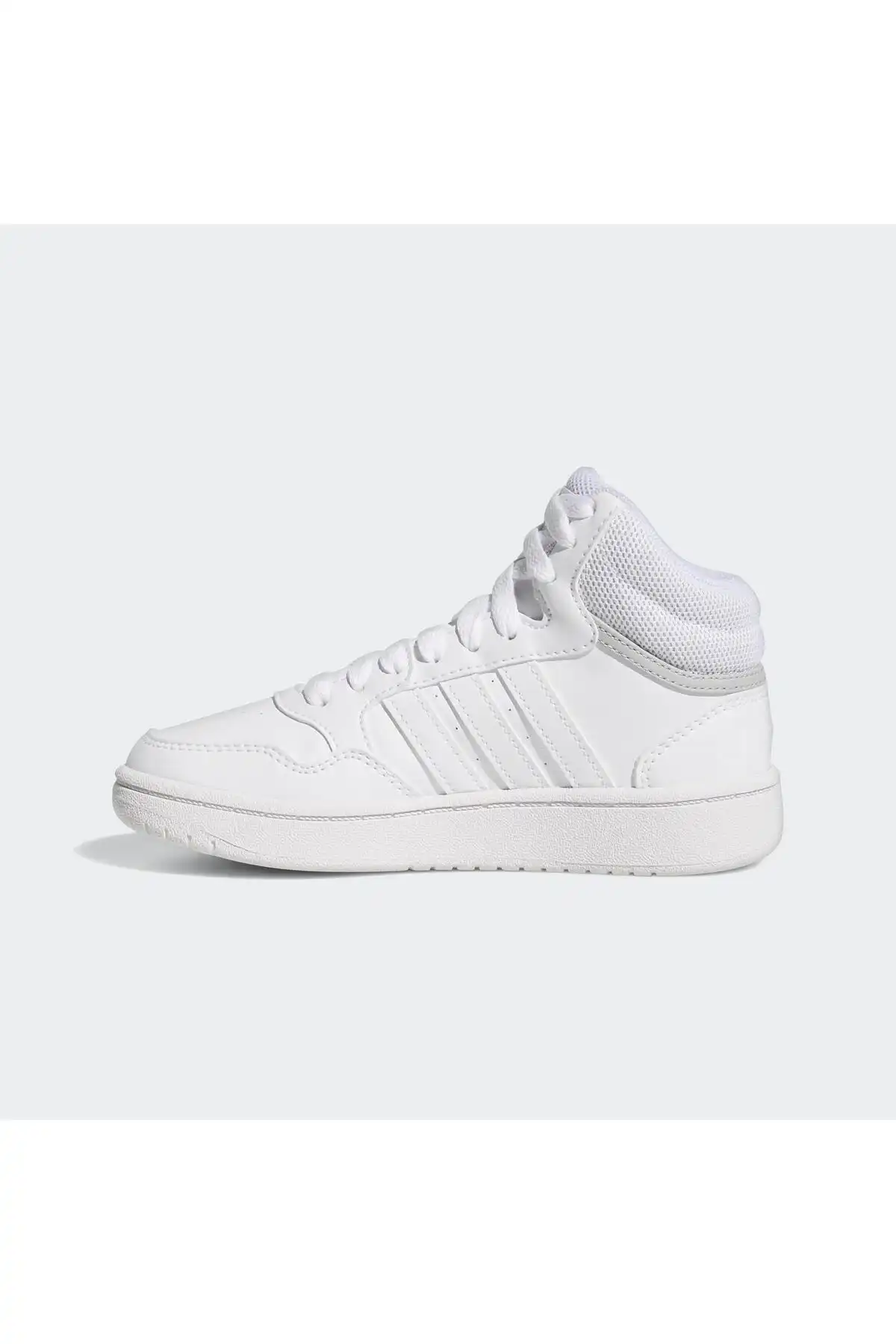 کفش اسپورت مردانه مدل جدید پاییز  2025  برند  adidas به رنگ  FTWR سفید