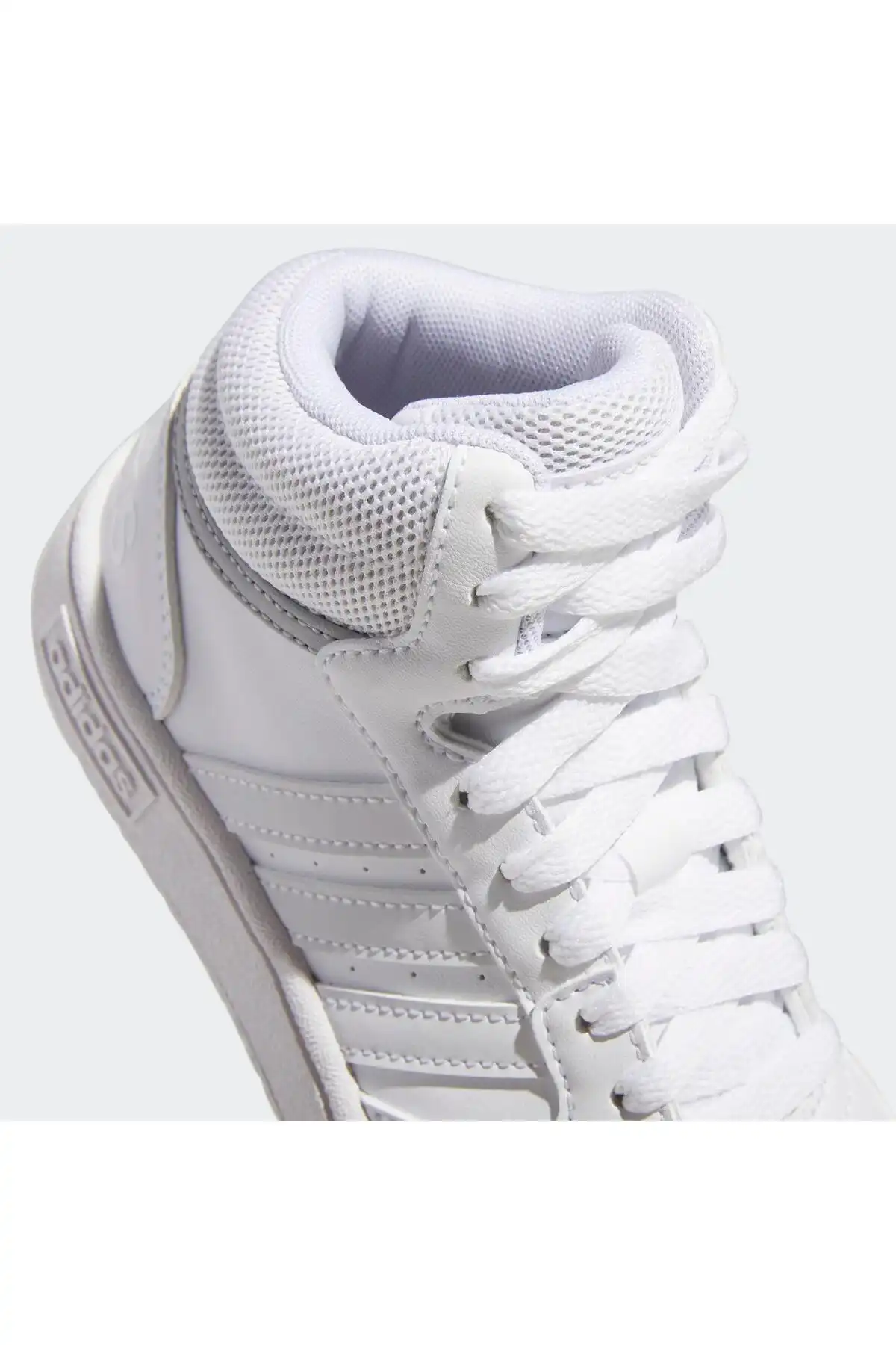 کفش اسپورت مردانه مدل جدید پاییز  2025  برند  adidas به رنگ  FTWR سفید