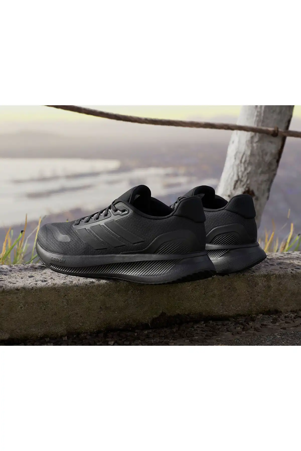 کفش اسپورت مردانه مدل جدید پاییز  2025  برند  adidas به رنگ  سیاه
