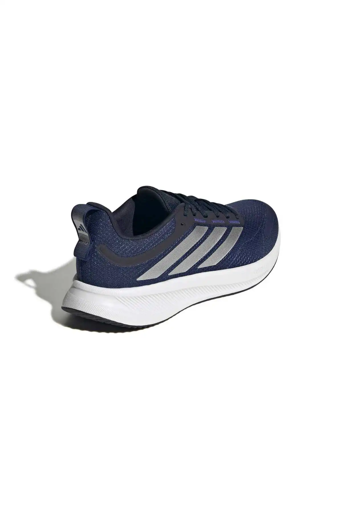 کفش اسپورت مردانه مدل جدید پاییز  2025  برند  adidas به رنگ  آبی تیره-نقره ای ملاقات کرد.