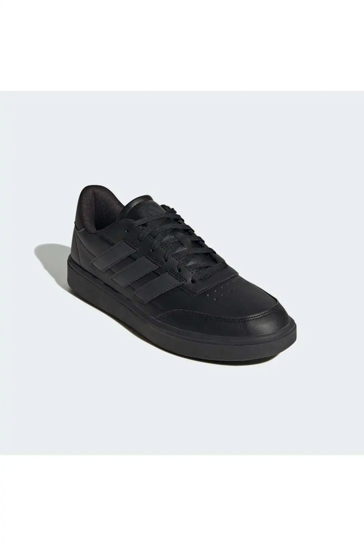 کفش اسپورت مردانه مدل جدید پاییز  2025  برند  adidas به رنگ  سیاه هسته
