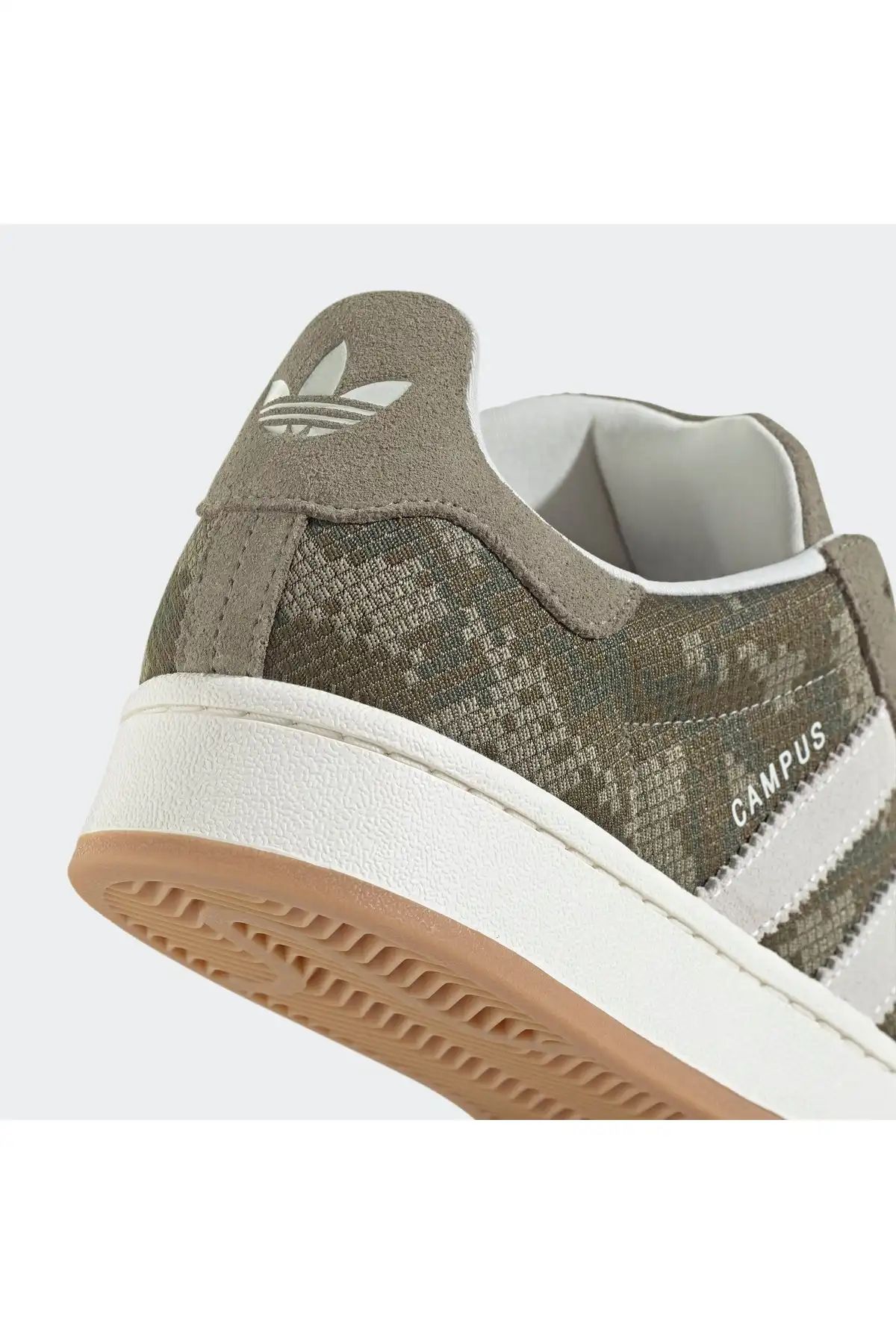 کفش اسپورت مردانه مدل جدید پاییز  2025  برند  adidas به رنگ  سبز