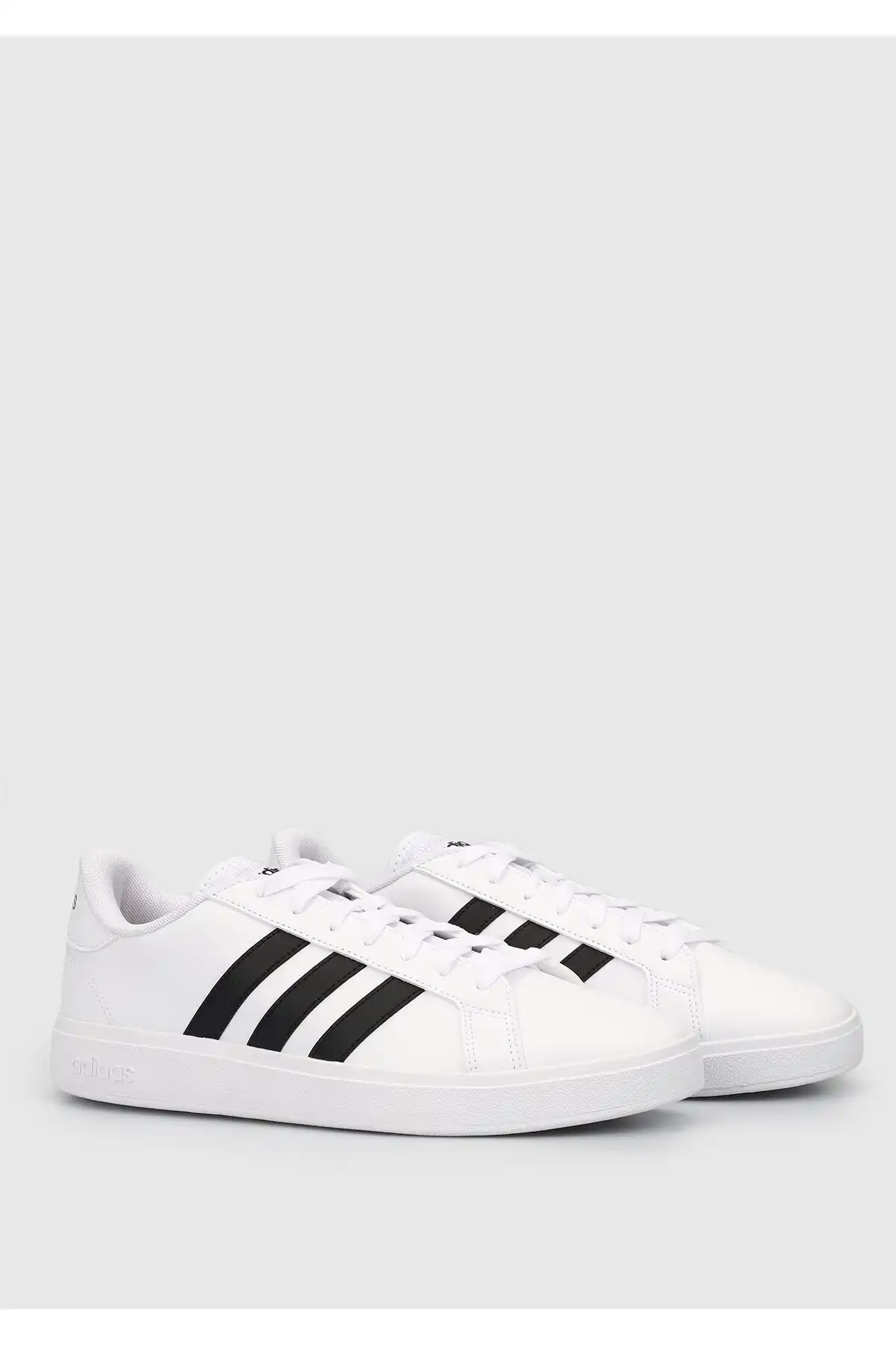 کفش اسپورت مردانه مدل جدید پاییز  2025  برند  adidas به رنگ  FTWR WHITE-.
