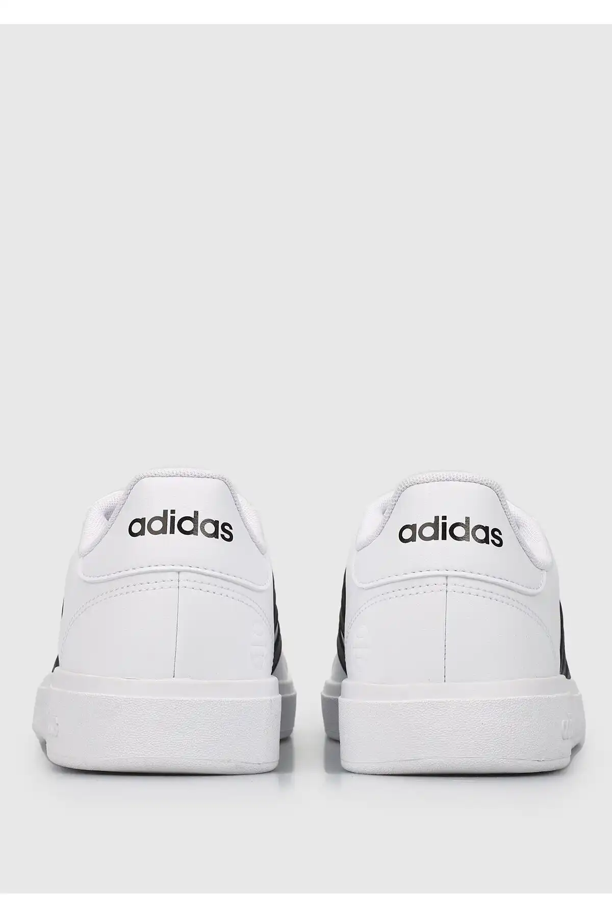 کفش اسپورت مردانه مدل جدید پاییز  2025  برند  adidas به رنگ  FTWR WHITE-.