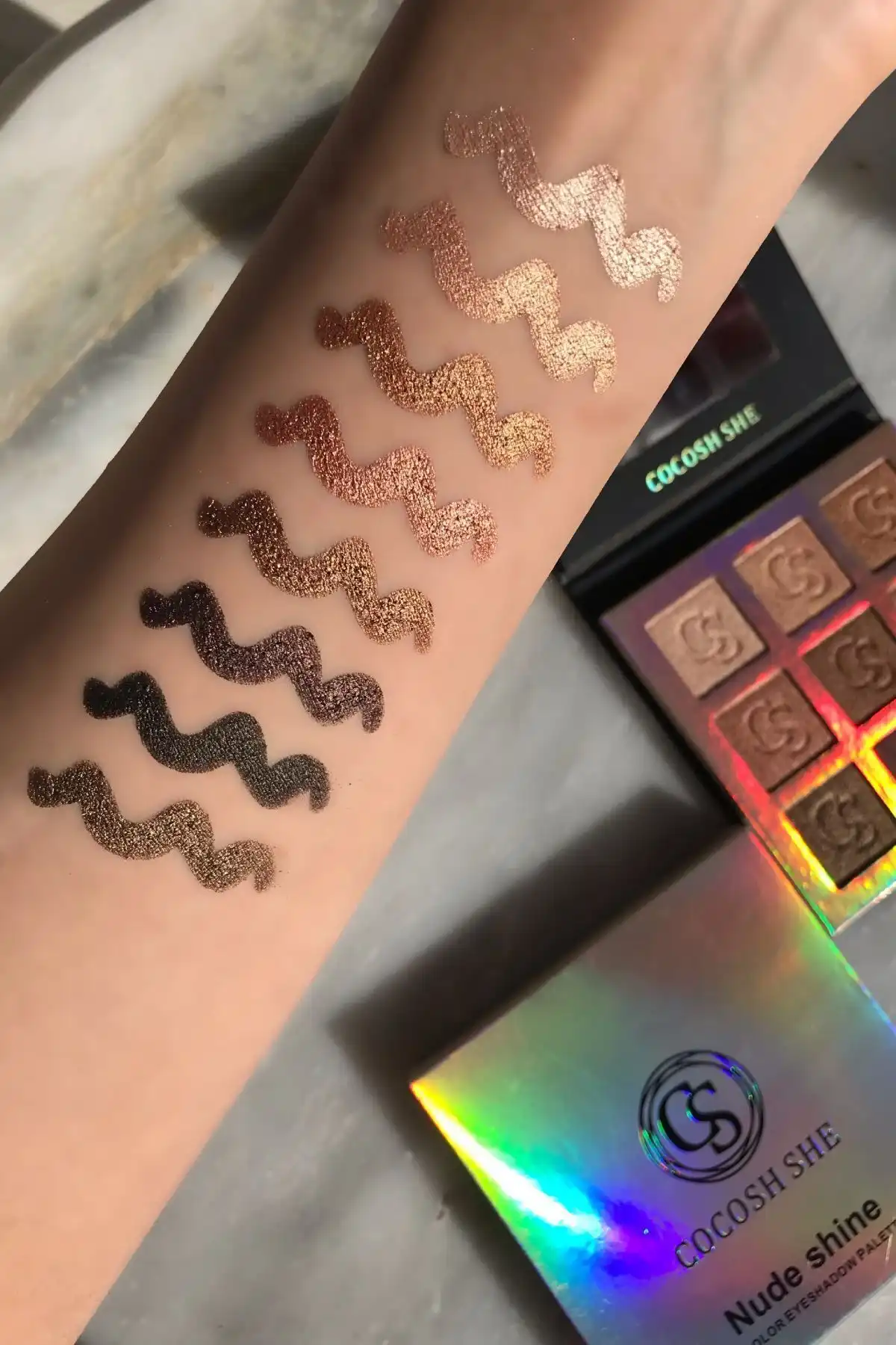 پالت سایه چشم Nude Shine 9 رنگ، رنگدانه بالا، عدم جمع شدن، پراکندگی آسان برند   Cocosh She(Cocosh She) به رنگ  خیلی ا