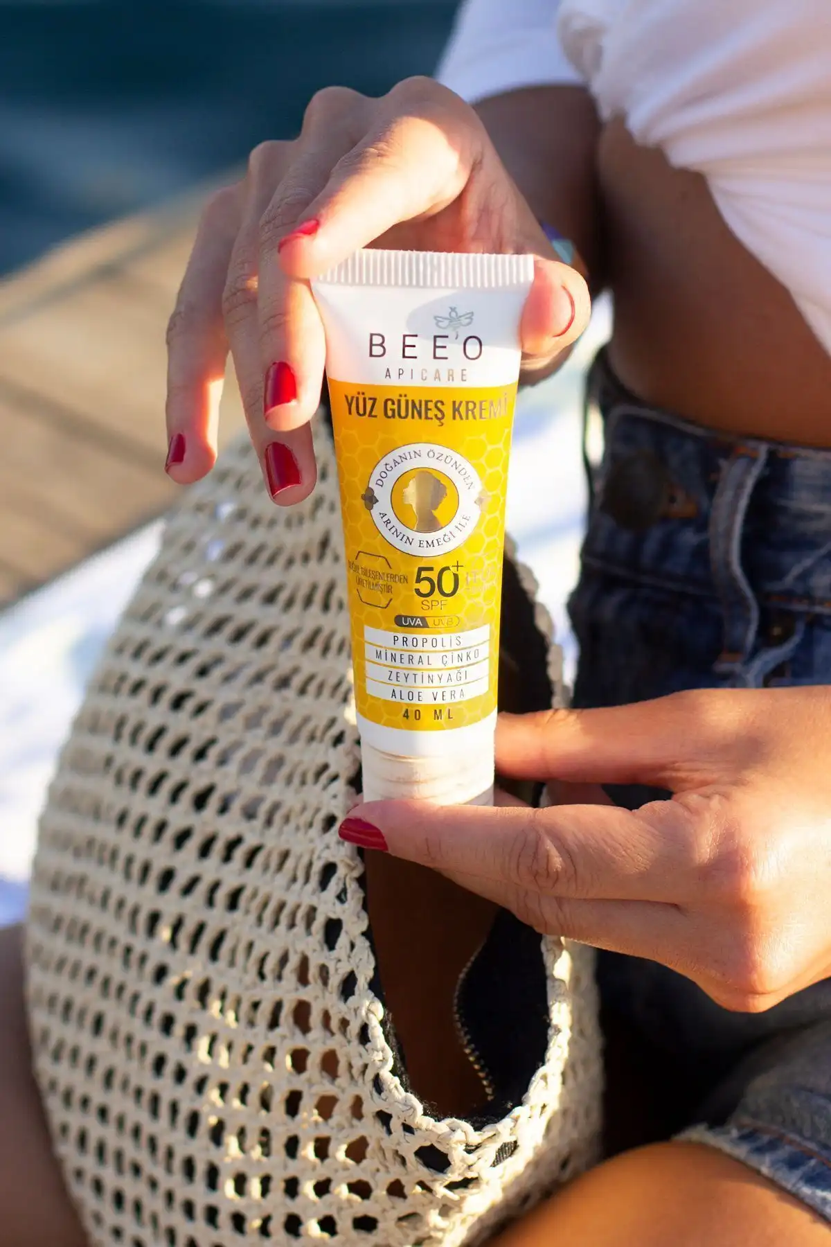 ضد آفتاب صورت Apicare Propolis برند   به رنگ   در دسته ضد آفتاب