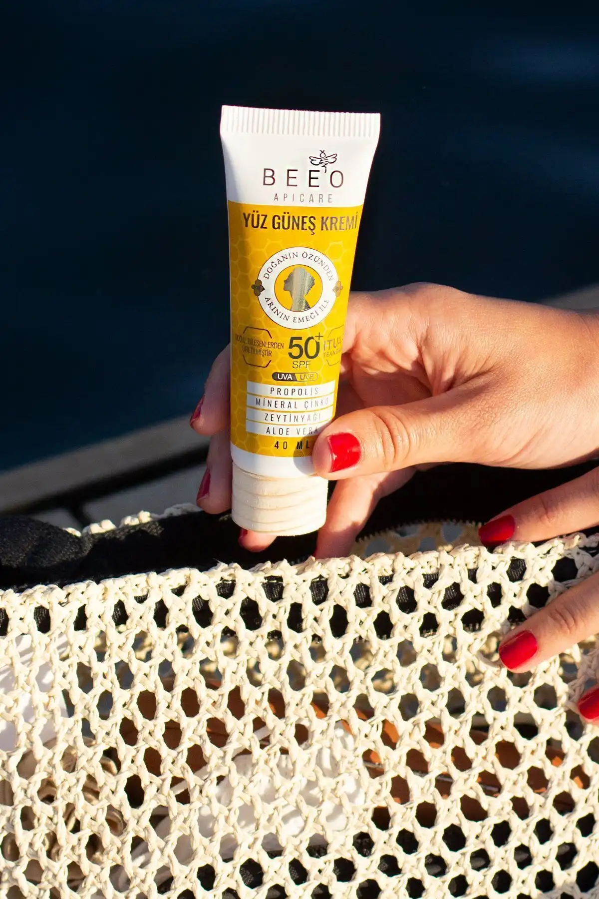 ضد آفتاب صورت Apicare Propolis برند   به رنگ   در دسته ضد آفتاب