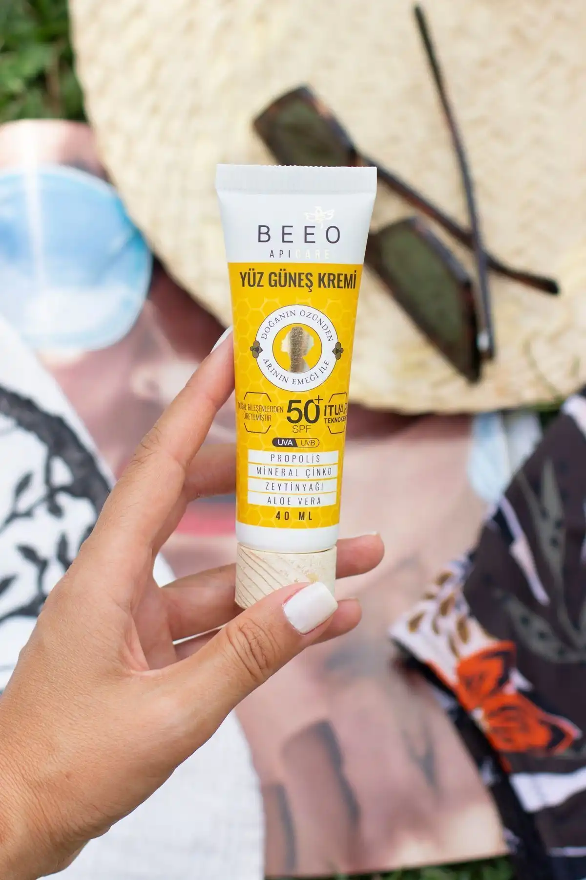 ضد آفتاب صورت Apicare Propolis برند   به رنگ   در دسته ضد آفتاب