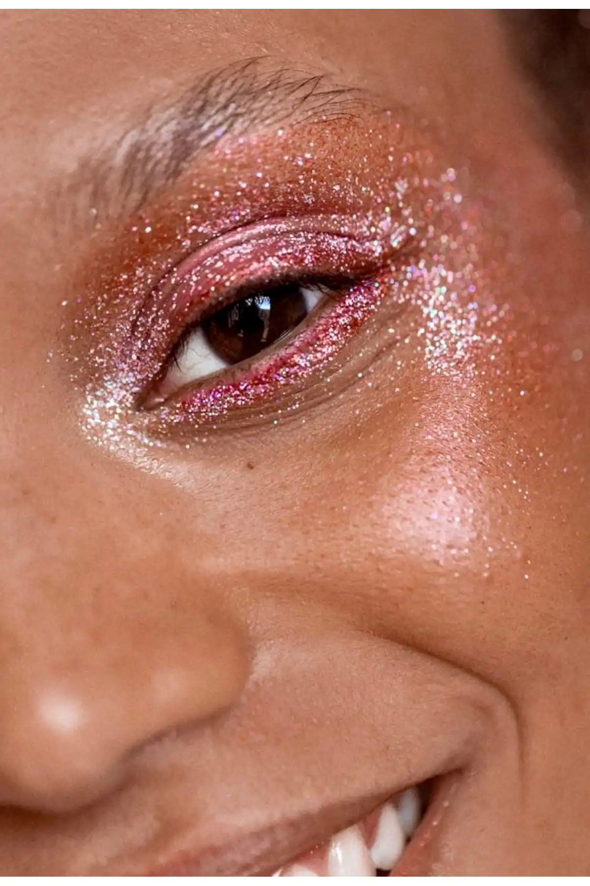 ژل قوام براق براق - Tiny Sweet Glitter Glitter برند   به رنگ   صورتی