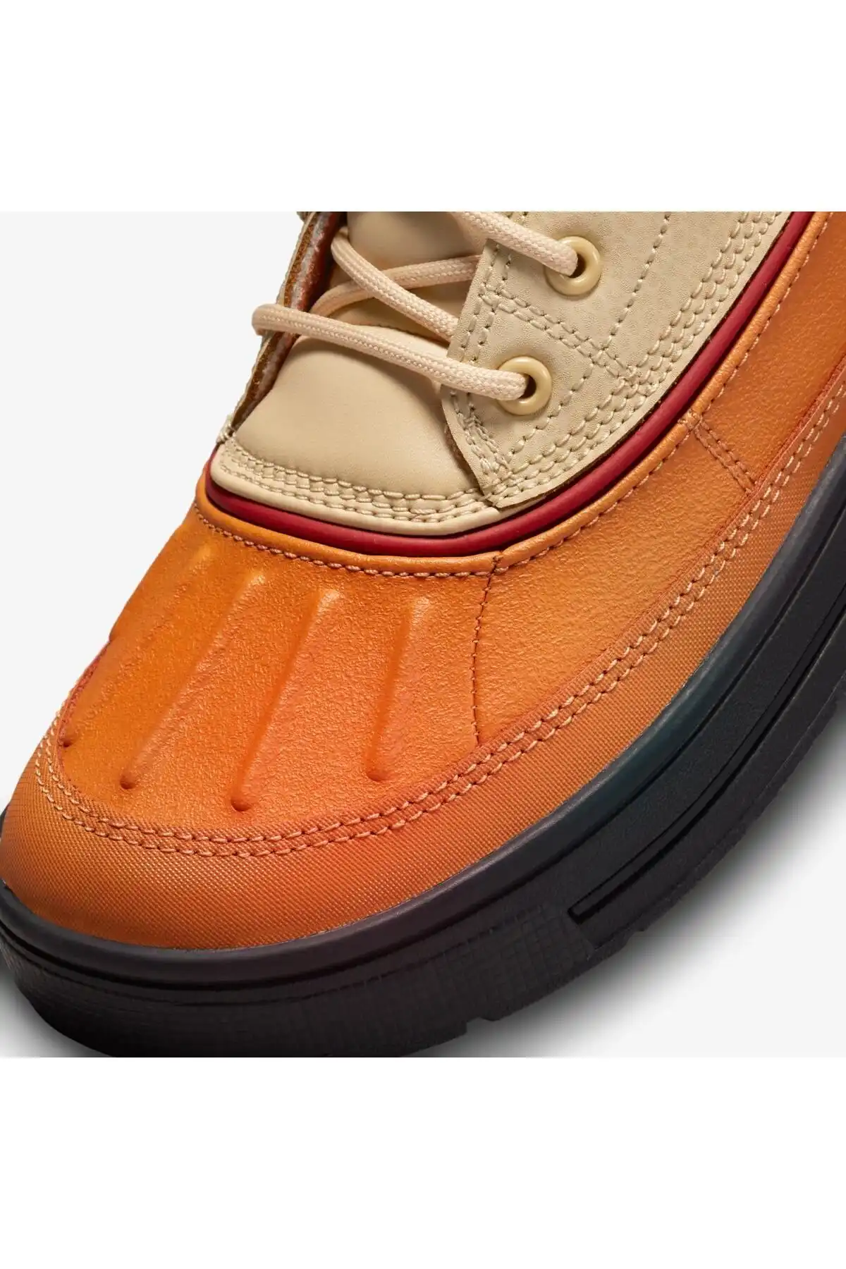 چکمه Woodside 2 High (ACG). برند   Nike به رنگ  زرد در دسته بوت مردانه