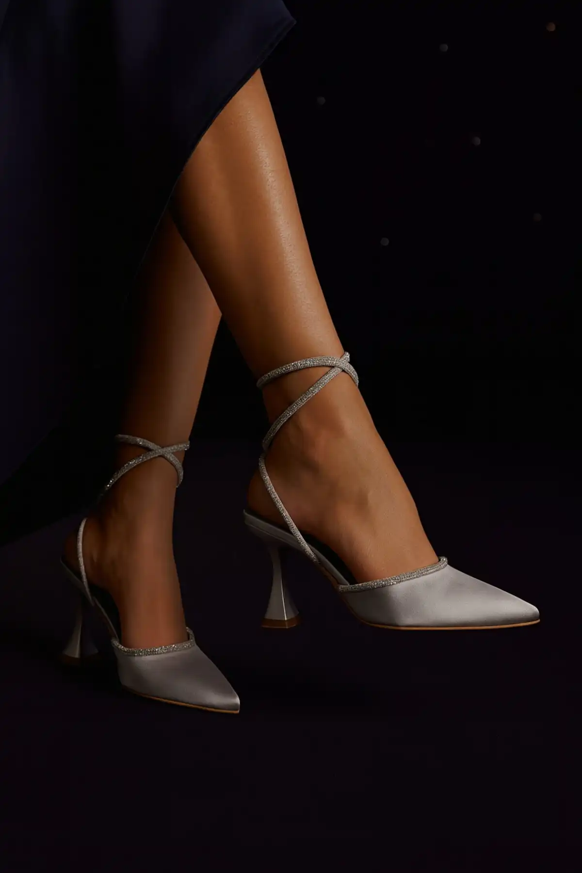 کفش مجلسی زنانه اصل ترکیه مدل جدید 2025  برند   DUXAL SHOES(کفش دوکسال) به رنگ  نقره