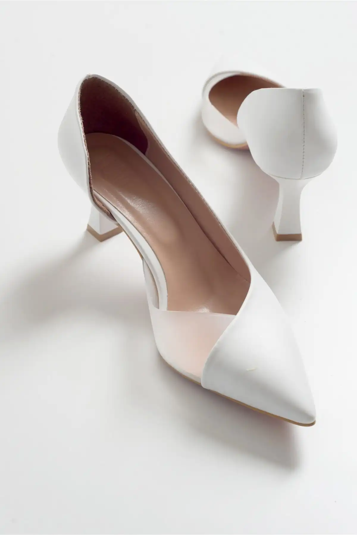 کفش مجلسی زنانه اصل ترکیه مدل جدید 2025  برند   luvishoes(لوویش) به رنگ  سفید