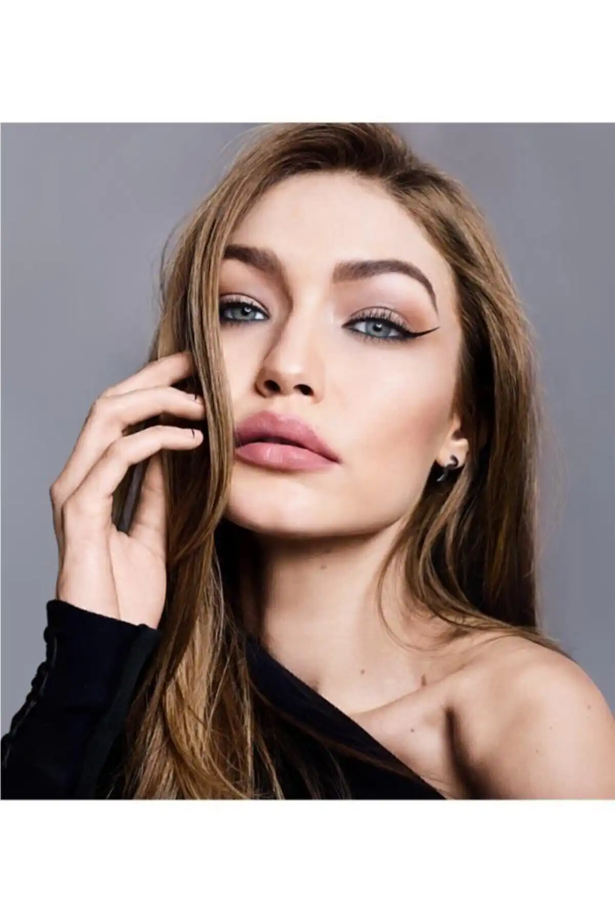 خط چشم مشکی مات تمام روز Hyper Precise 701 + مجموعه مفید ریمل مشکی مینی توتال وسوسه برند   Maybelline New York(میبلین نیویورک) به رنگ  سفید